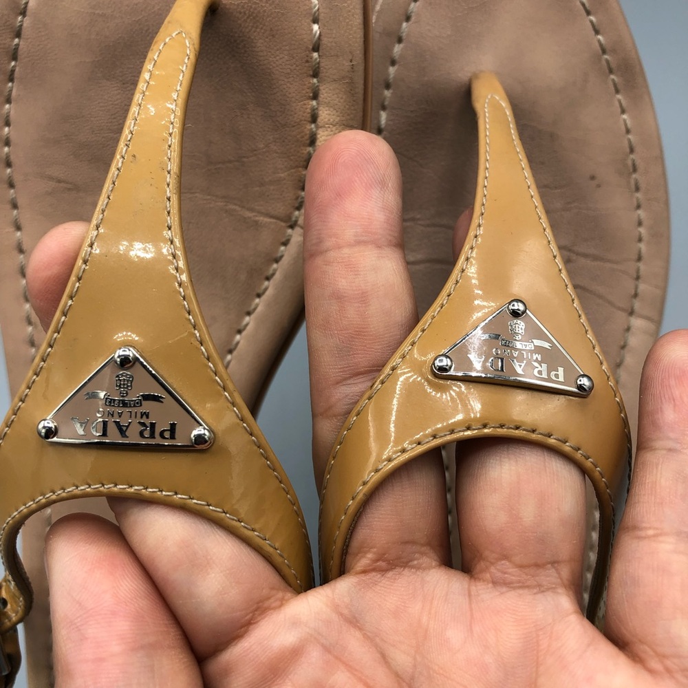 PRADA - Picture 5 of 12